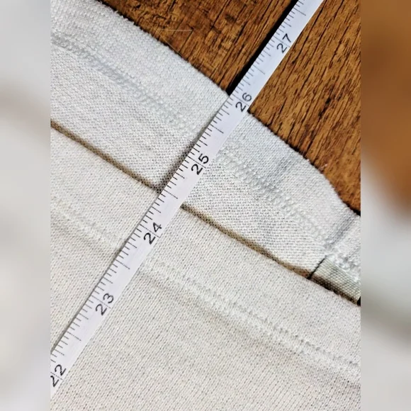 Lolë split back sweater - Picture 6 of 8